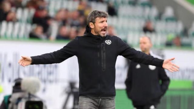 在战术重建 在战术重建