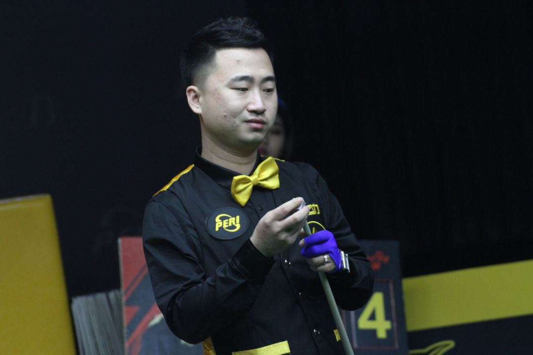 现出了对比 现出了对比