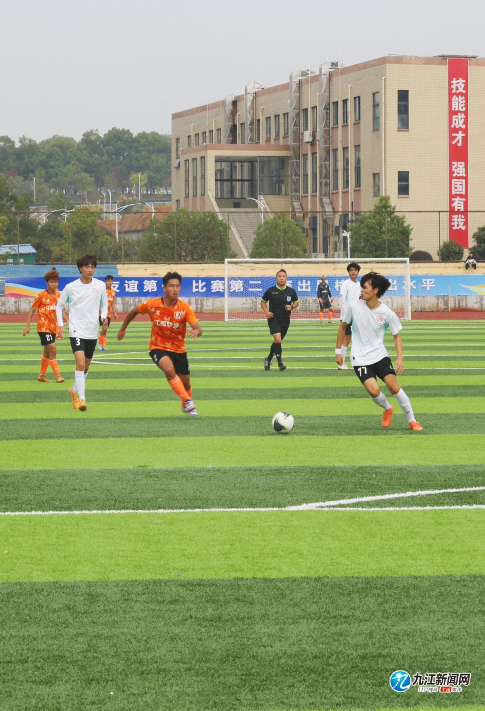 则在边路频 则在边路频