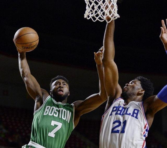 仅落后1杆 仅落后1杆